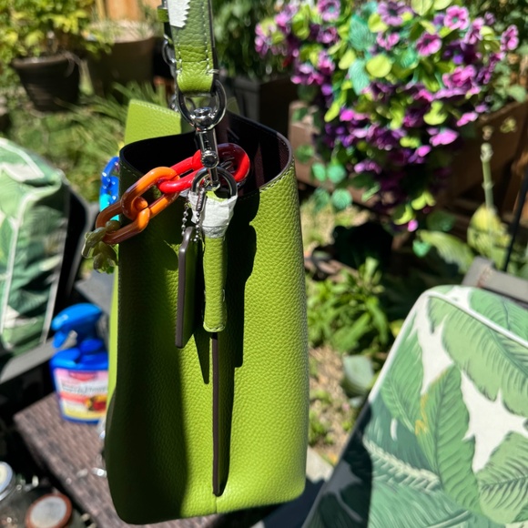 NWT - Coach Willow Bucket Bag - In hard to find Dark Lime FIRM - Picture 3 of 11